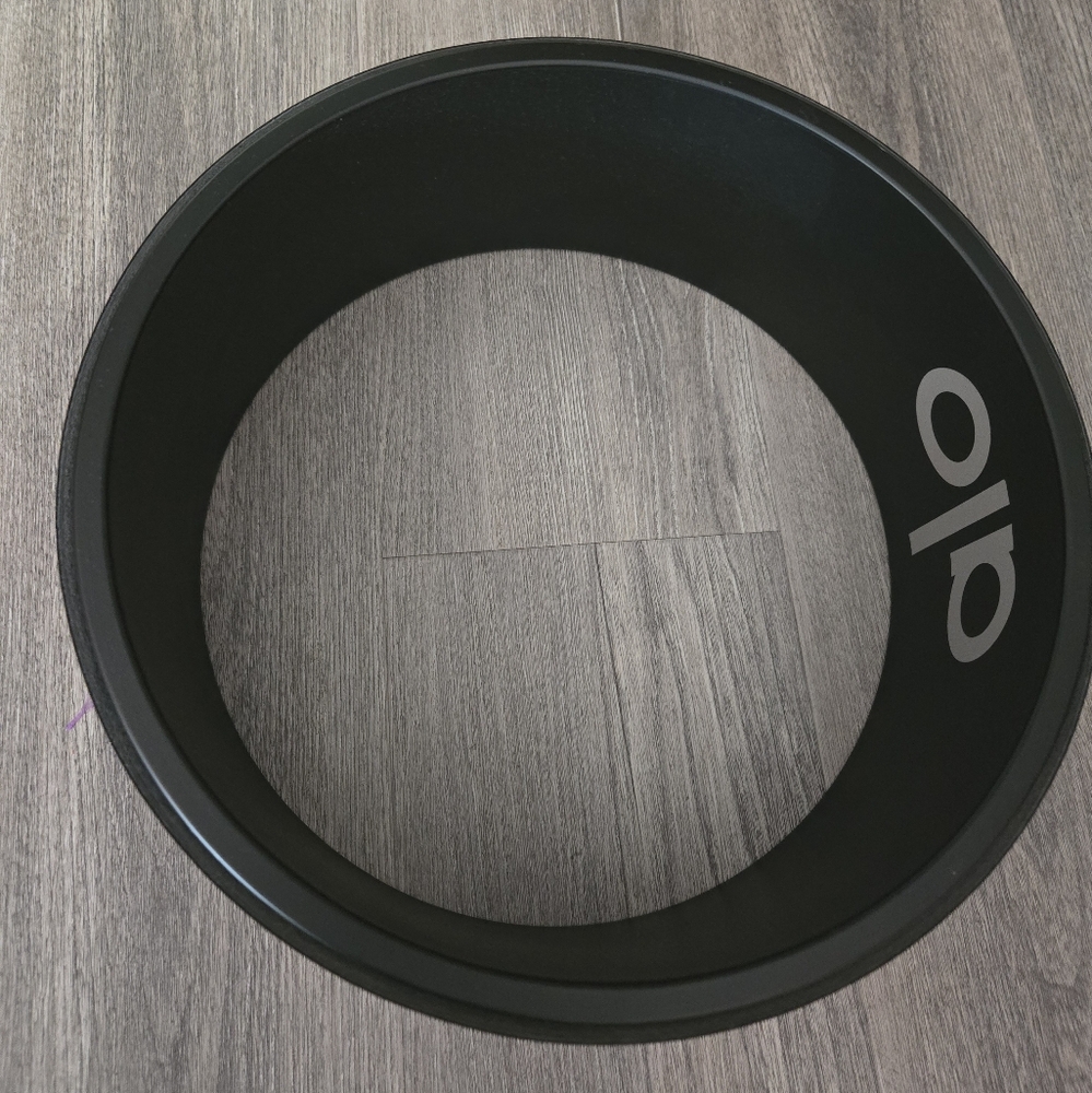 Alo Yoga Wheel Roller.